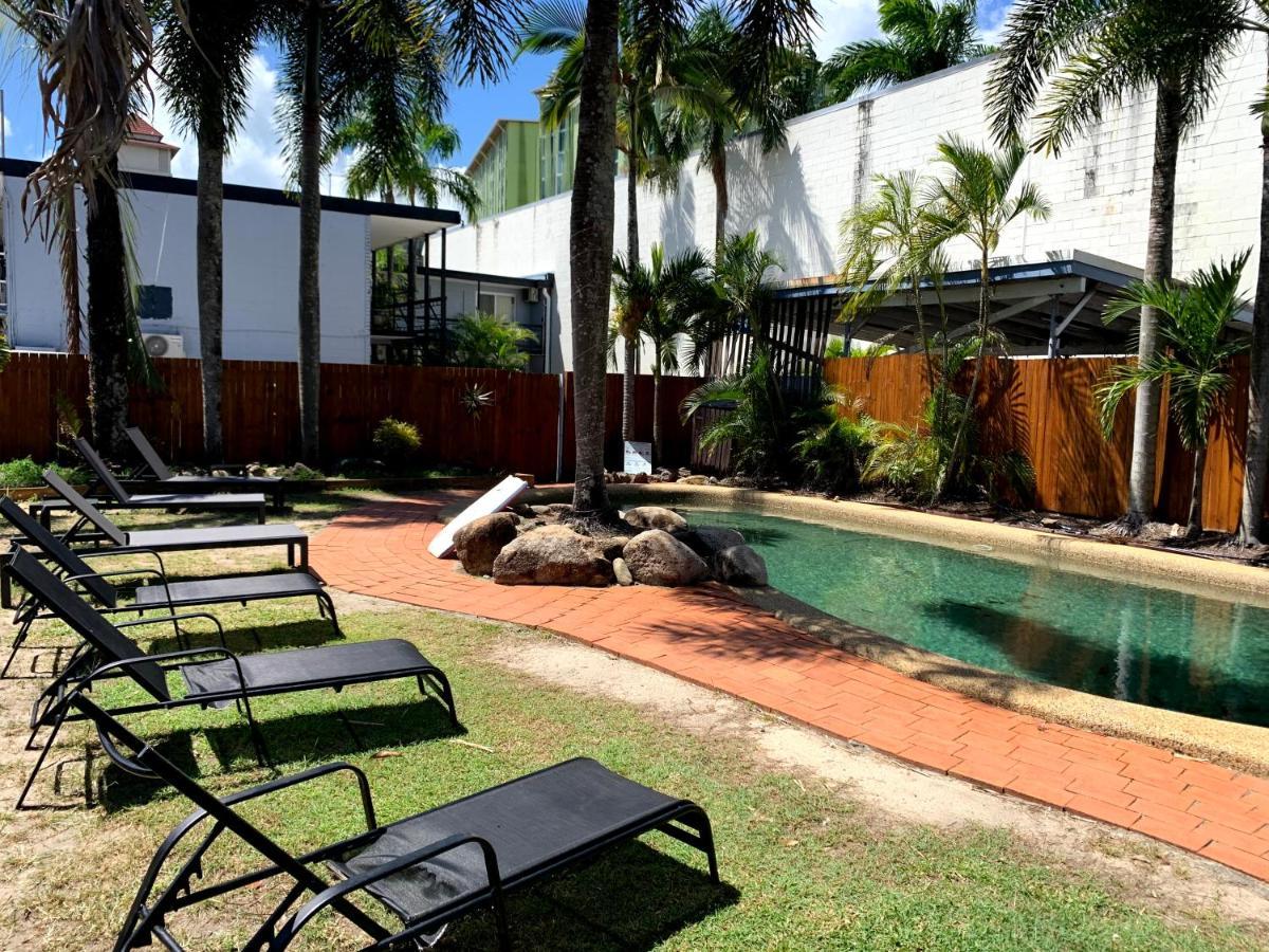 Mumma'S Hostel Cairns Extérieur photo